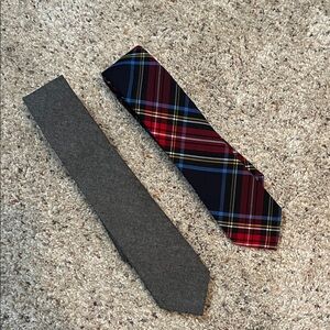 Men's Plaid Red & Navy Tie and Solid Gray Tie Set